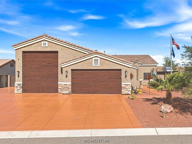 2563 Climbing Rock Lane photo 3