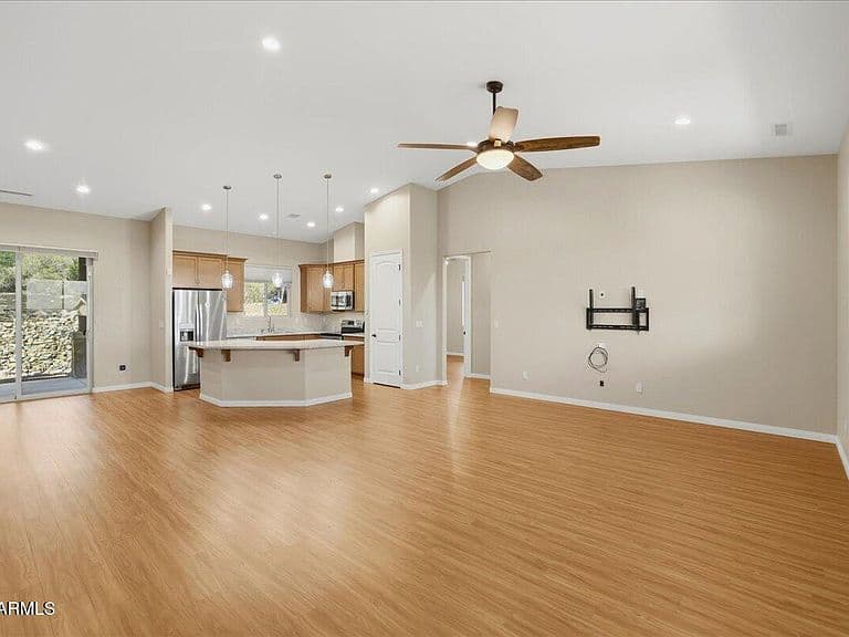 4449 HORNET Drive photo 2