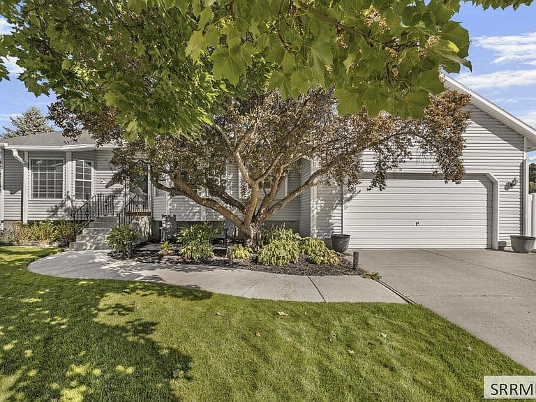 1154 Caysie Cir photo 2