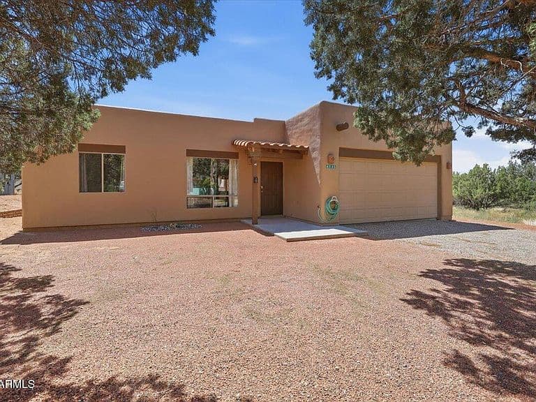 4735 E Valley Lane photo 2