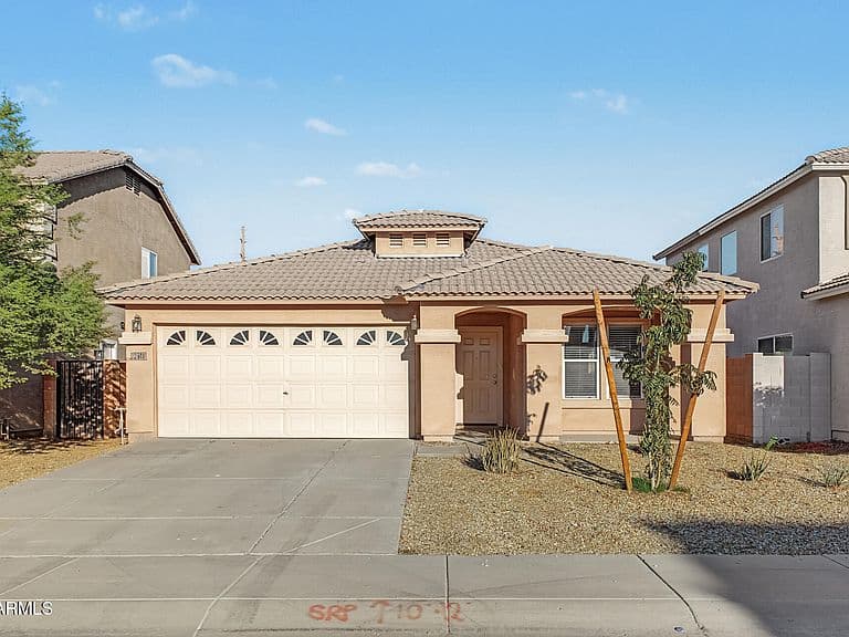 2911 S 91ST Drive photo 2