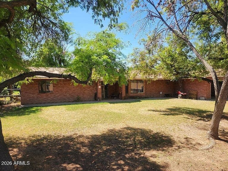 853 W STANFORD Avenue photo 2