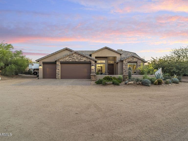 5731 E WINDSTONE Trail photo 4