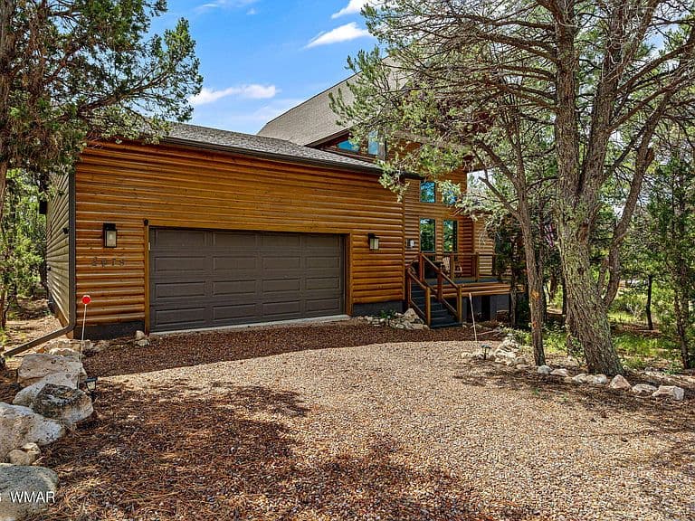 2975 Lookout Ln photo 3