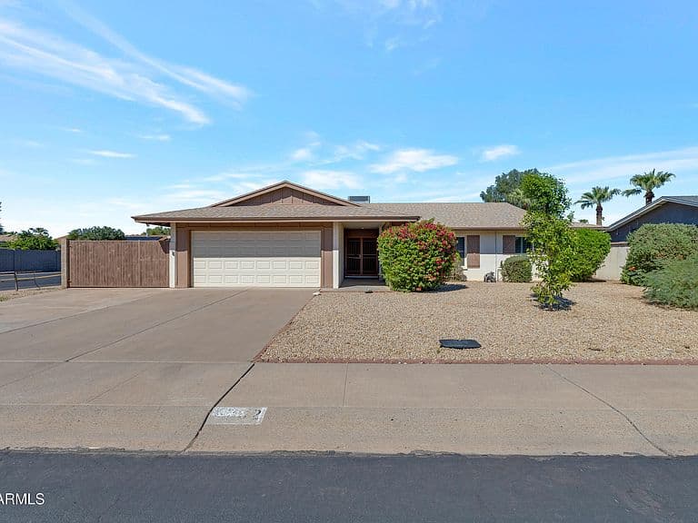 8702 E ANGUS Drive photo 1