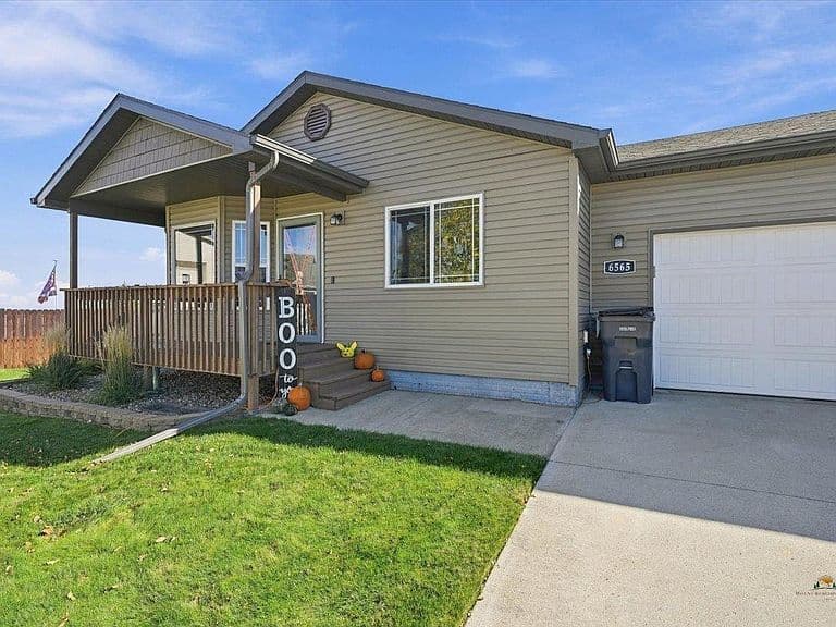 6565 Astoria Ln photo 3
