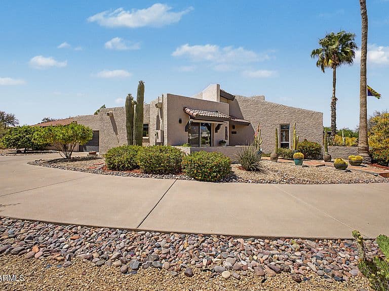 18409 E HORSESHOE Circle photo 3