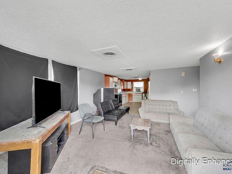 629 Wood Ave photo 2