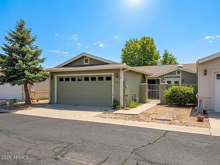 3347 Iris Lane photo 2