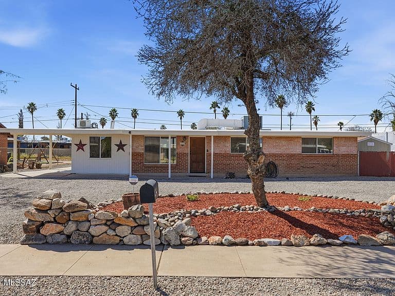 6550 E Calle Luna photo 1