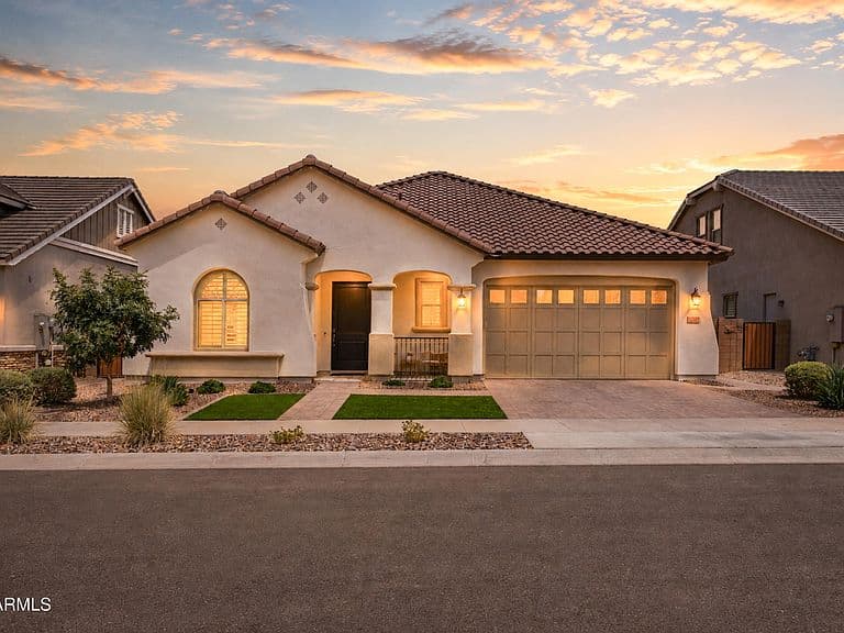 22924 E REINS Road photo 1