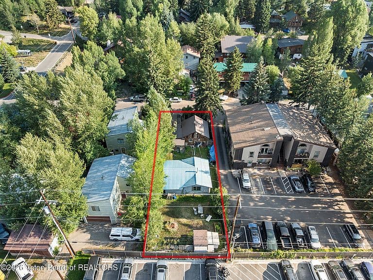 235-237 Aspen Dr photo 5