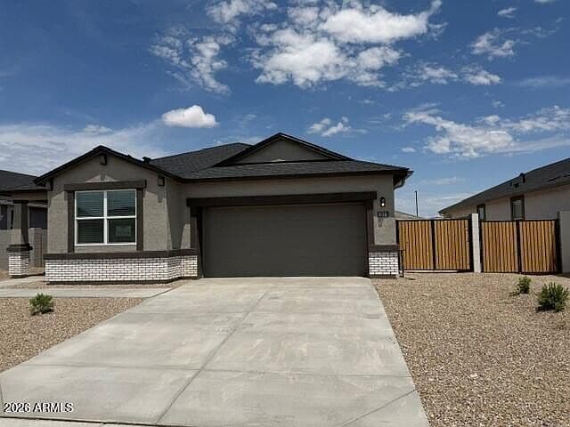 636 W BUNKER HILL Street photo 2