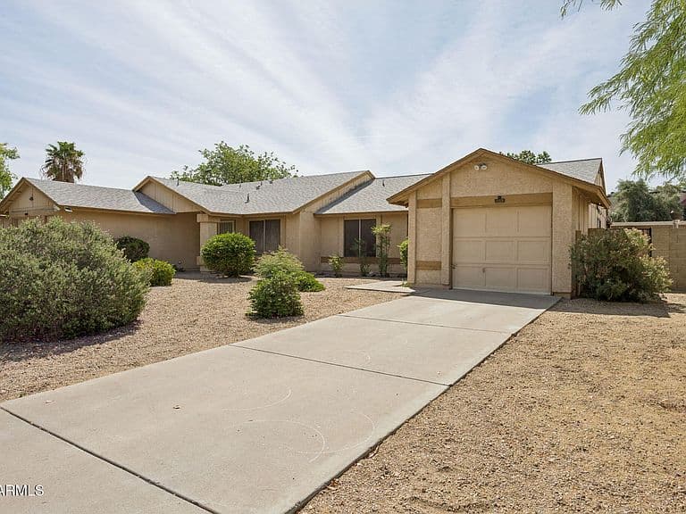3133 W RUNION Drive photo 2