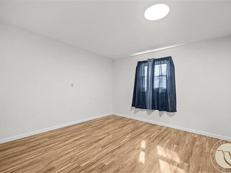 412 N Crawford Ave photo 4