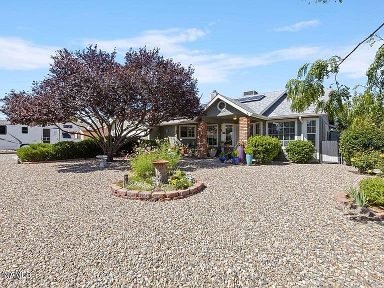 9040 E Bighorn Dr photo 2