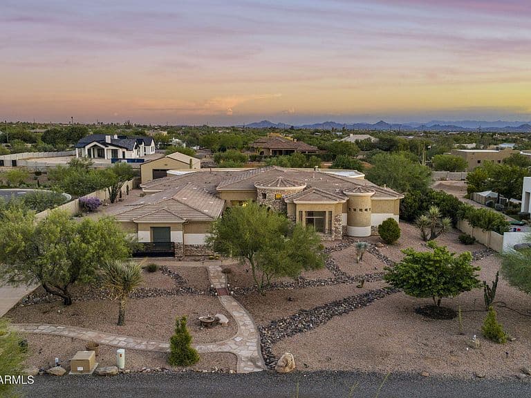 5643 E RANCHO TIERRA Drive photo 2