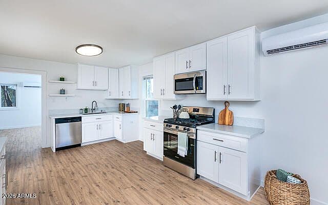 3031 W CYPRESS Street photo 2
