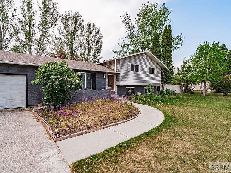 2090 S Heather Ln photo 2