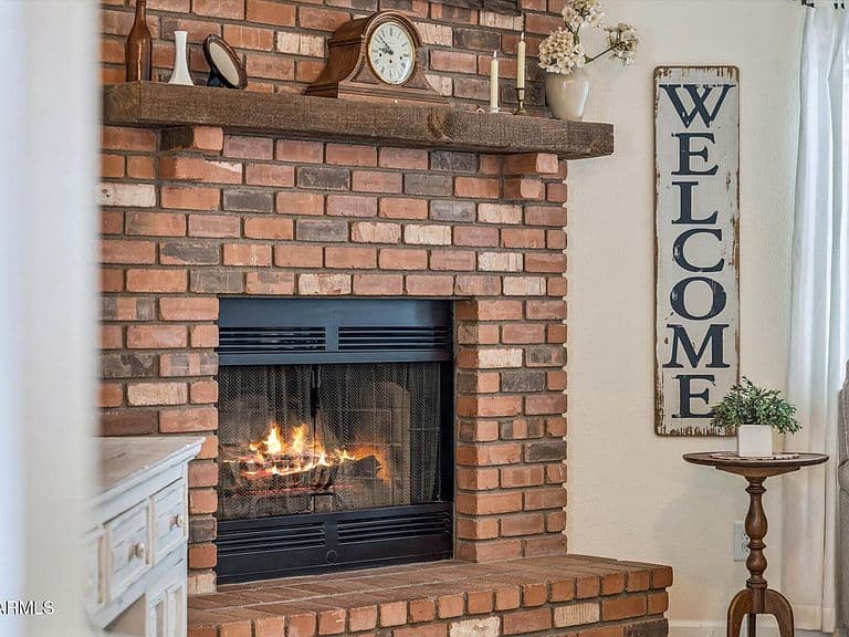 2019 E Butler St photo 4