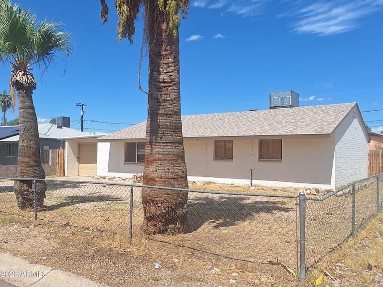 1614 W BROWN Street photo 3