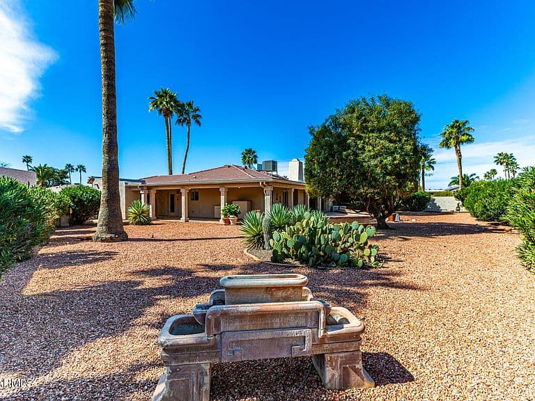 10430 E REGAL Drive photo 3