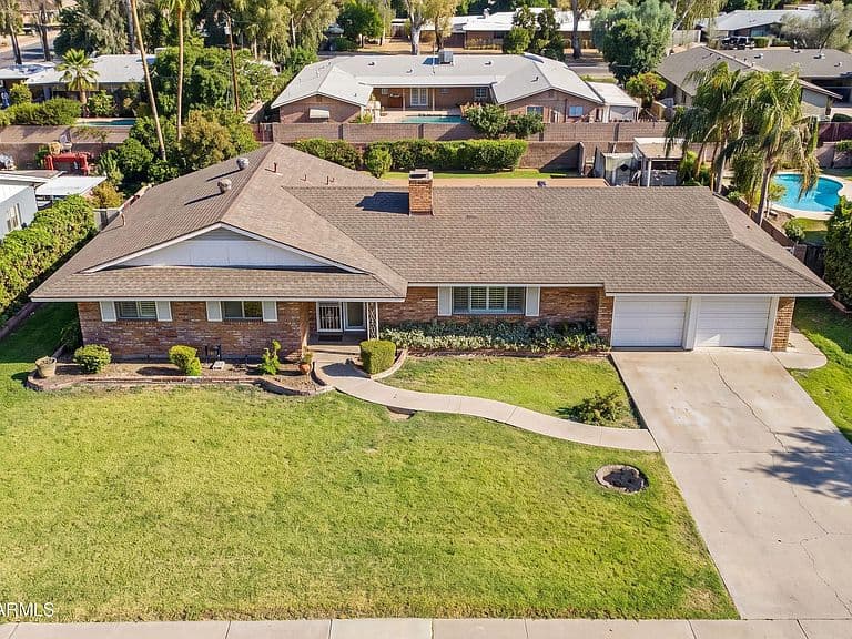 343 E BROADMOR Drive photo 1