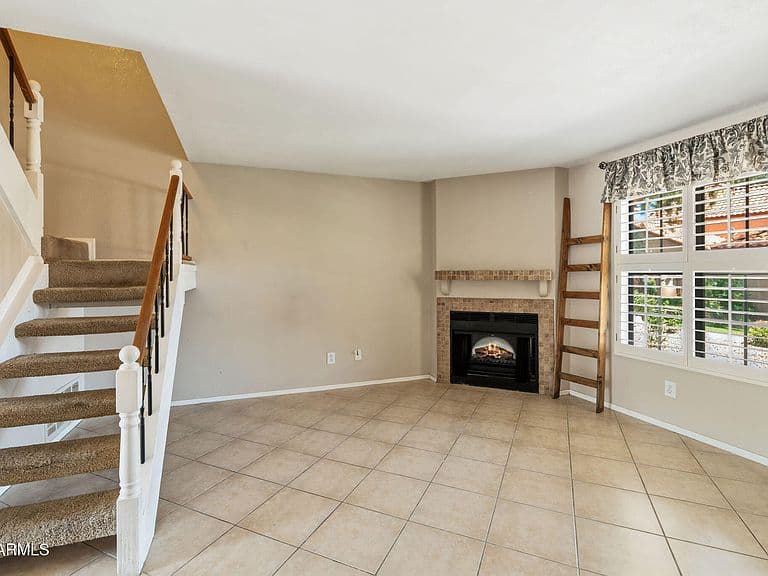 4901 E KELTON Lane #1003 photo 3
