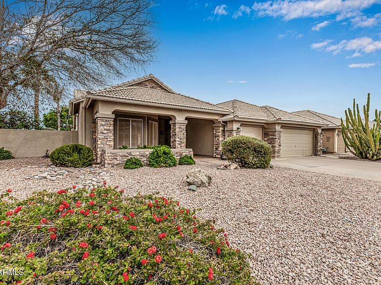 7048 E Madero Ave photo 2