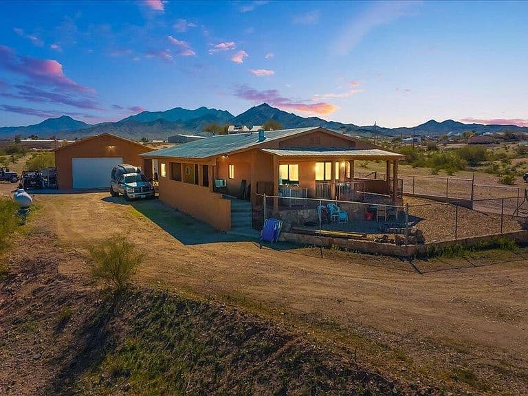 7848 N Seely Dr photo 1