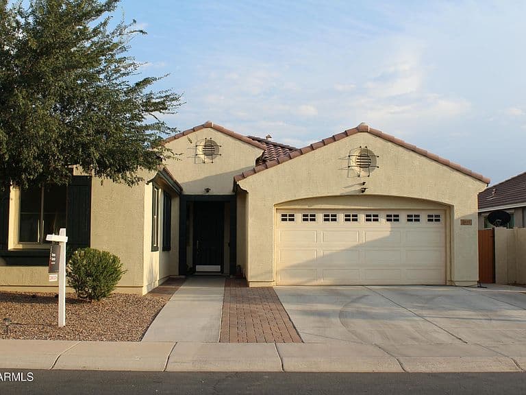 3115 E PRESTON Street photo 2