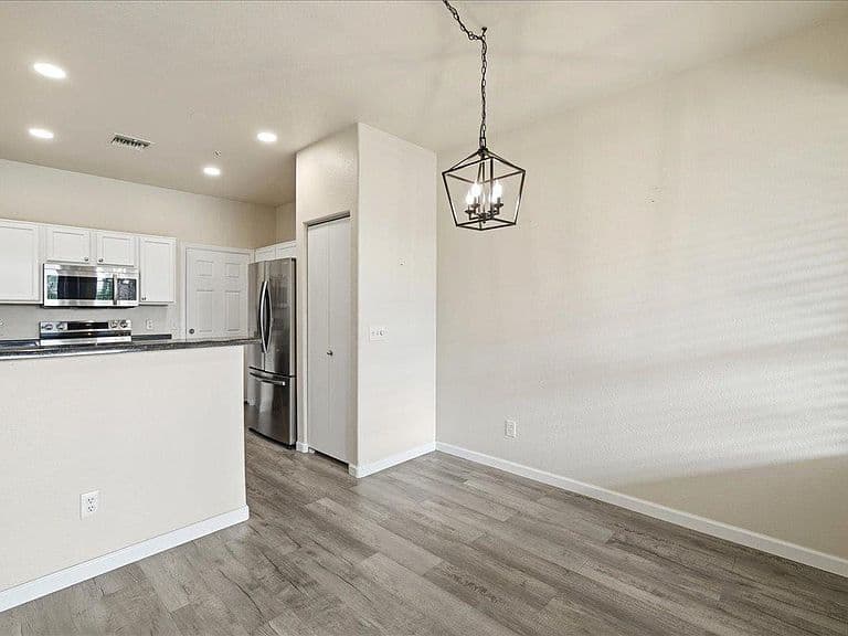 1633 E LAKESIDE Drive #63 photo 3