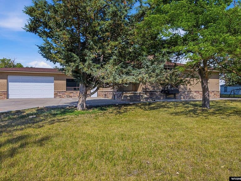 2230 River Meadows Rd photo 3