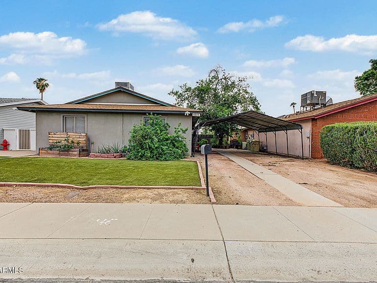 5345 W COUNTRY GABLES Drive photo 2