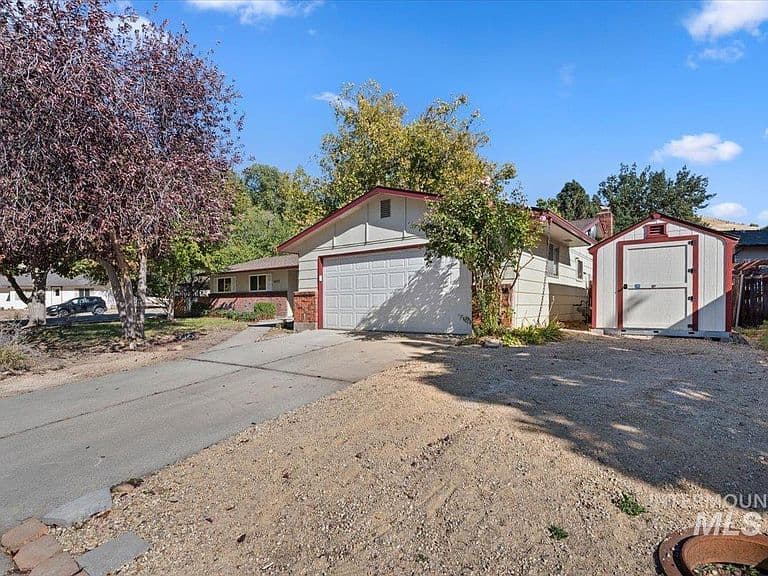4600 N Greer St photo 4