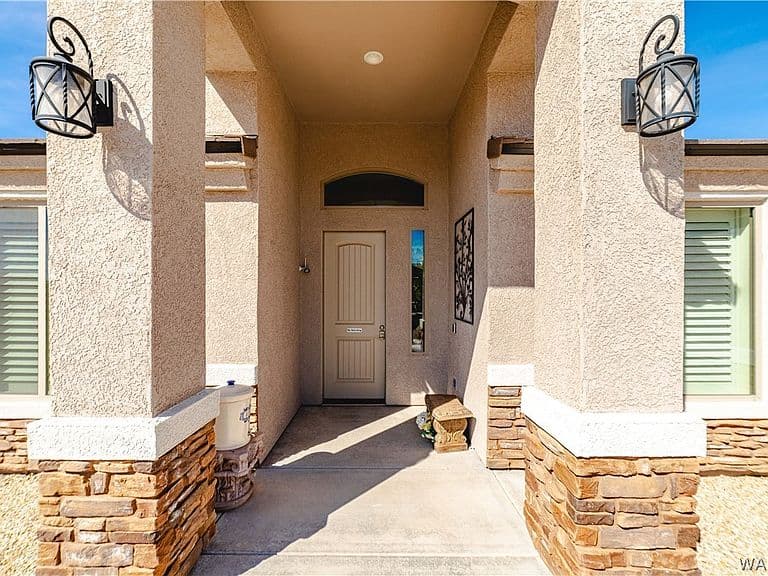 3391 Amanda Avenue photo 2