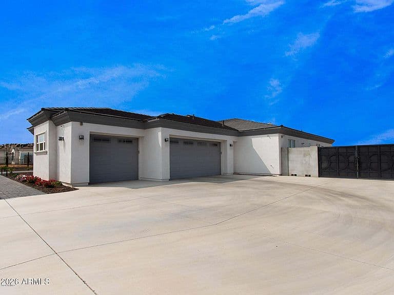 15904 W CINNABAR Court photo 4