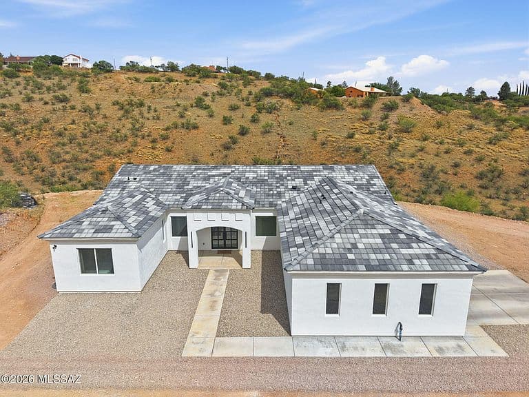 419 Rio Rico Dr photo 1