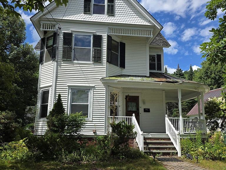92 Highland Avenue photo 1
