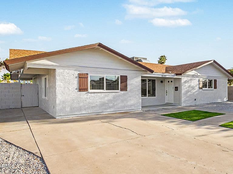 1849 E LOMA VISTA Drive photo 4