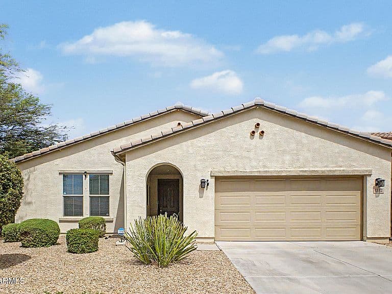 1572 E LUNA BLANCA Way photo 2