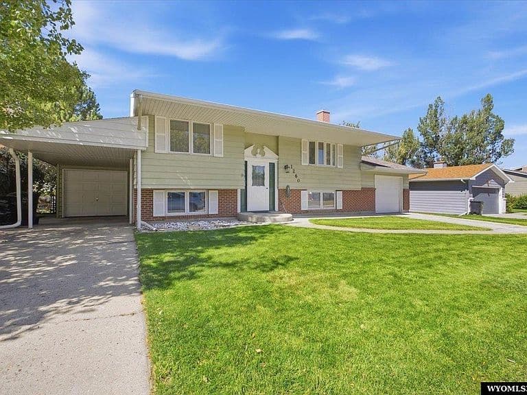 1260 Kingsbury Dr photo 3