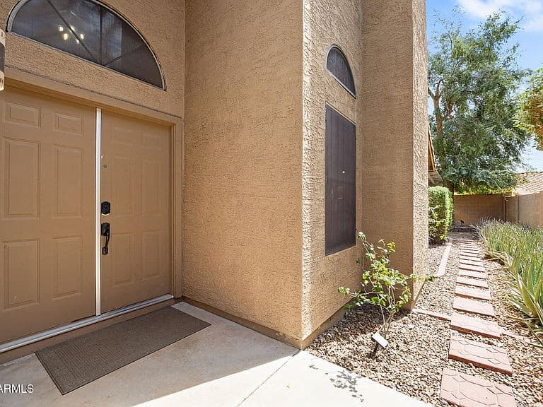 10359 E DAVENPORT Drive photo 3