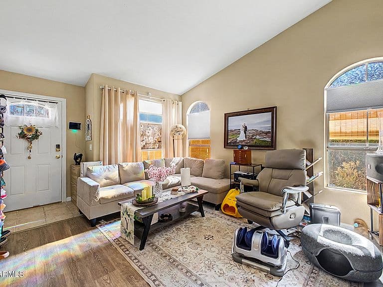 8270 W VOLTAIRE Avenue photo 3