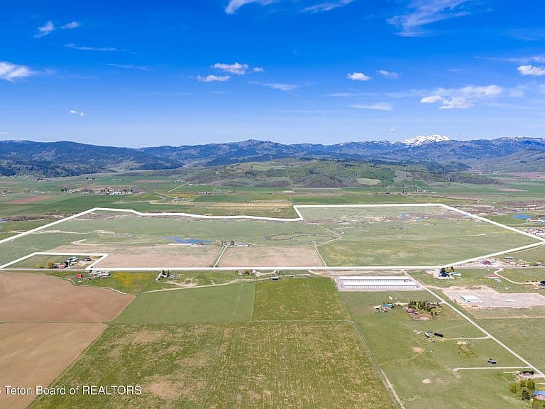 106723 N Us Highway 89 photo 2
