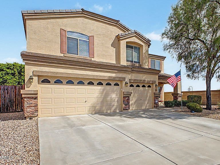 22907 W HOPI Street photo 2
