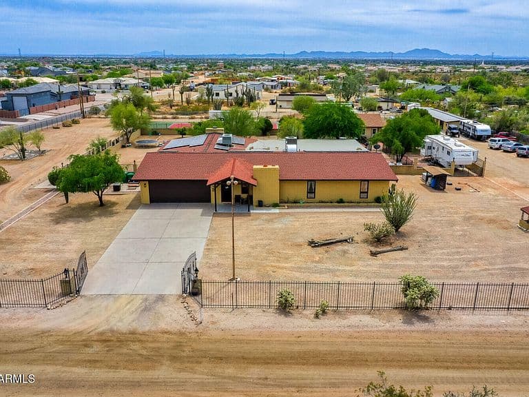 10226 E IRIS Road photo 4