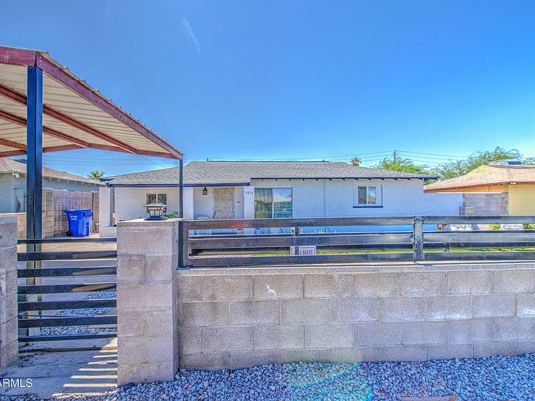 7016 S 5TH Avenue photo 3