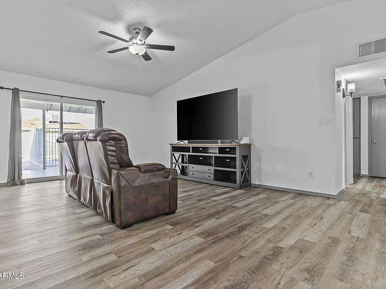 3030 E Pueblo Ave photo 4