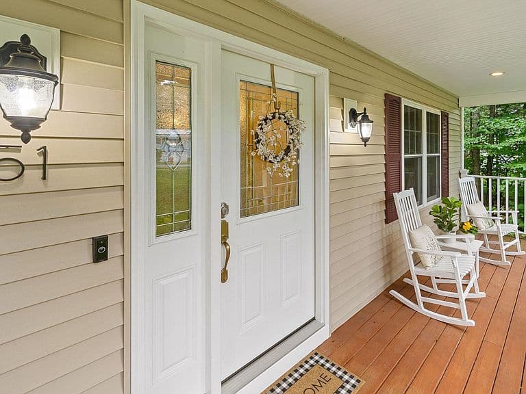 51 Greenbriar Drive photo 4